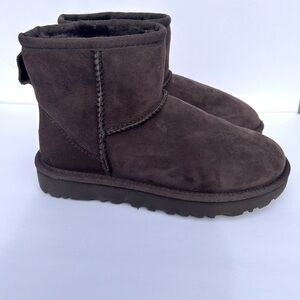UGG Short  Brown Suede   Size 5   Never worn $40